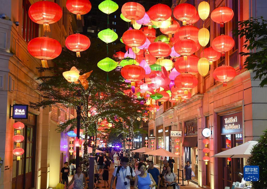 有老凤凰黄金店吗